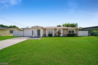 1032 NE Pine Island LN, Cape Coral, FL 33909