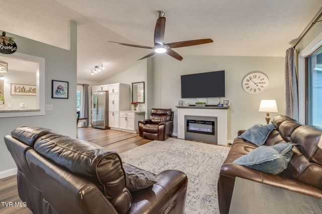 177 Aviation Drive, Elizabethton, TN 37643