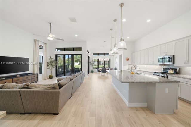 11927 N Leon Cir N, Parkland, FL 33076