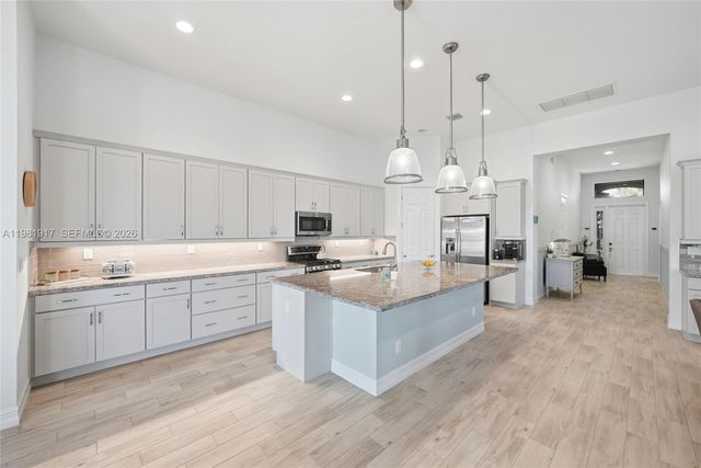 11927 N Leon Cir N, Parkland, FL 33076