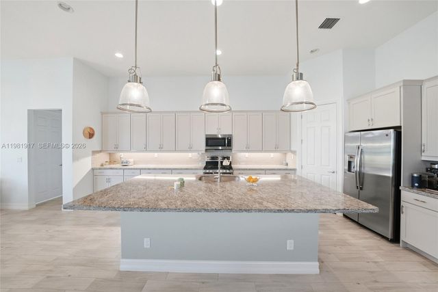 11927 N Leon Cir N, Parkland, FL 33076