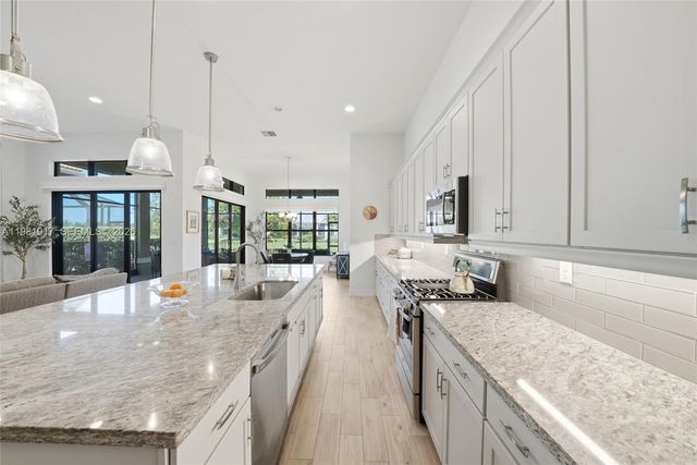 11927 N Leon Cir N, Parkland, FL 33076