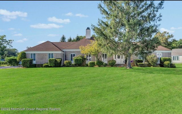 60 Larchwood Avenue, Oakhurst, NJ 07755