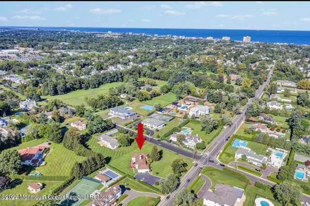60 Larchwood Avenue, Oakhurst, NJ 07755