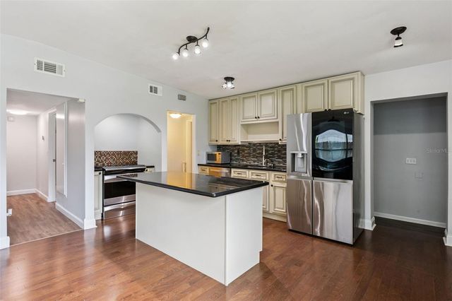 526 N HAMPTON AVENUE, Orlando, FL 32803