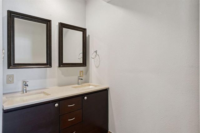 526 N HAMPTON AVENUE, Orlando, FL 32803