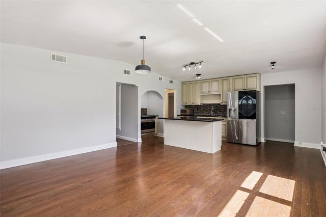 526 N HAMPTON AVENUE, Orlando, FL 32803