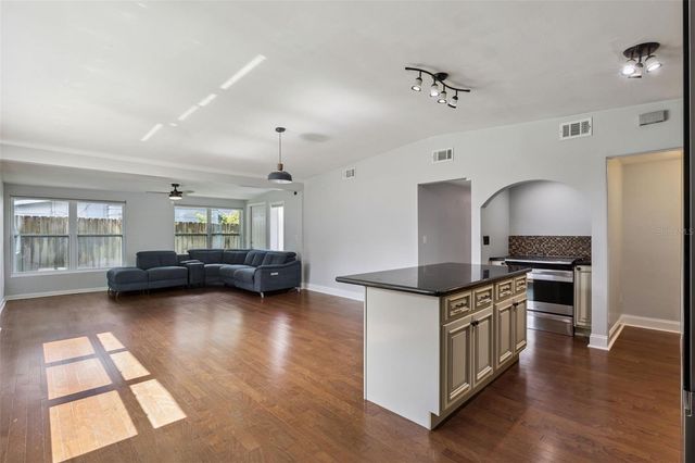 526 N HAMPTON AVENUE, Orlando, FL 32803