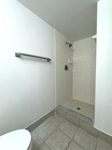 1300 Crestwood Drive 1309, Royal Palm Beach, FL 33411
