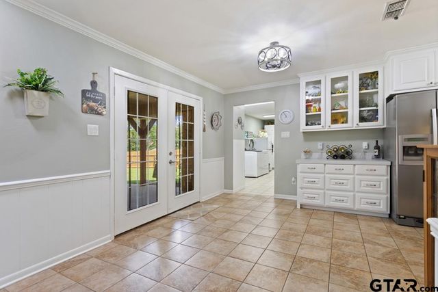 9303 Londonderry Dr, Tyler, TX 75703
