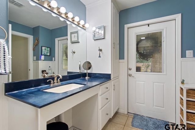 9303 Londonderry Dr, Tyler, TX 75703