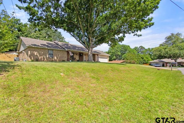 9303 Londonderry Dr, Tyler, TX 75703