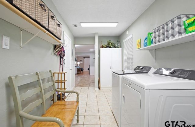 9303 Londonderry Dr, Tyler, TX 75703