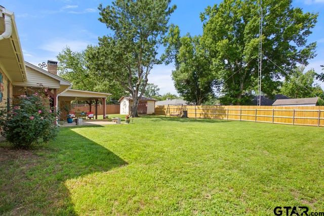 9303 Londonderry Dr, Tyler, TX 75703