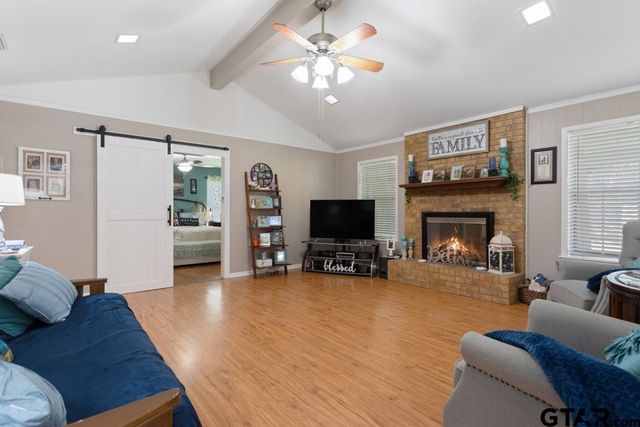 9303 Londonderry Dr, Tyler, TX 75703