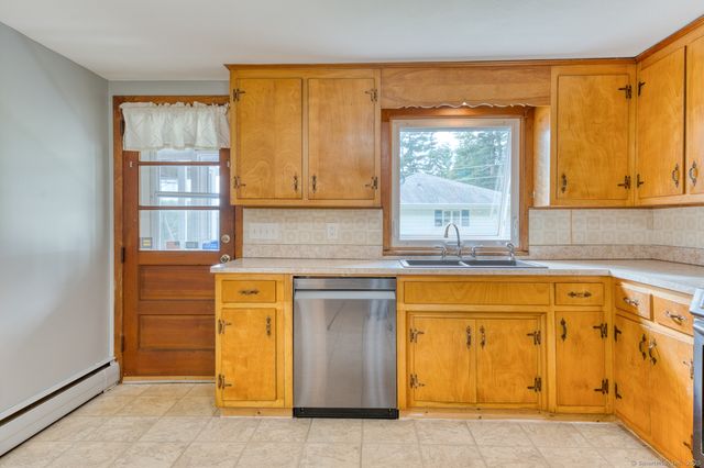 26 Edgarton Road, Columbia, CT 06237
