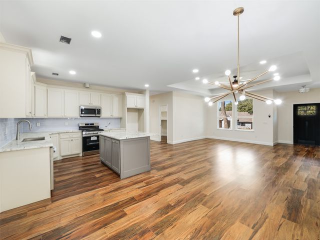 431 Oakhill Drive, Denton, TX 76201
