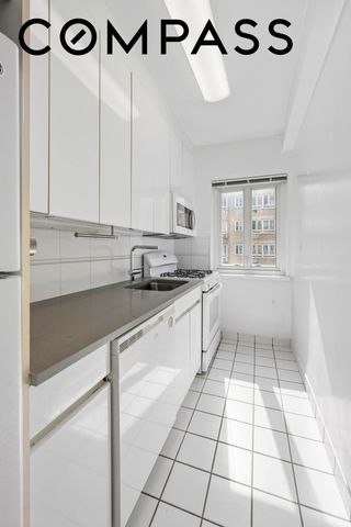 333 W 57th St Apt 6F, New York City, NY 10019