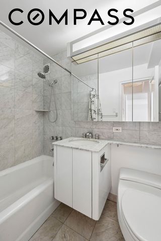 333 W 57th St Apt 6F, New York City, NY 10019