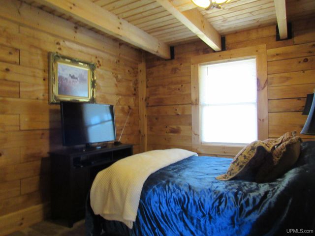 19007 Cr 601 Road, Champion, MI 49814