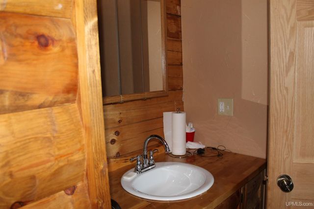 19007 Cr 601 Road, Champion, MI 49814