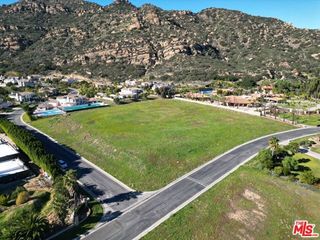 22655 La Quilla Drive, Chatsworth (los Angeles), CA 91311