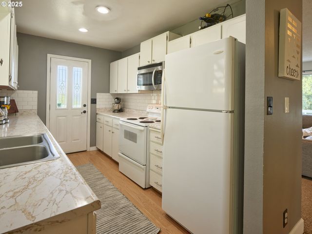 622 MOUNT PLEASANT Rd, Kelso, WA 98626