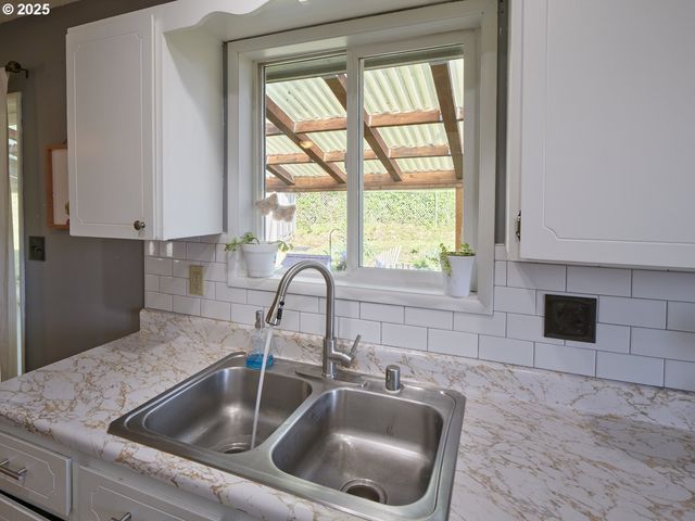 622 MOUNT PLEASANT Rd, Kelso, WA 98626