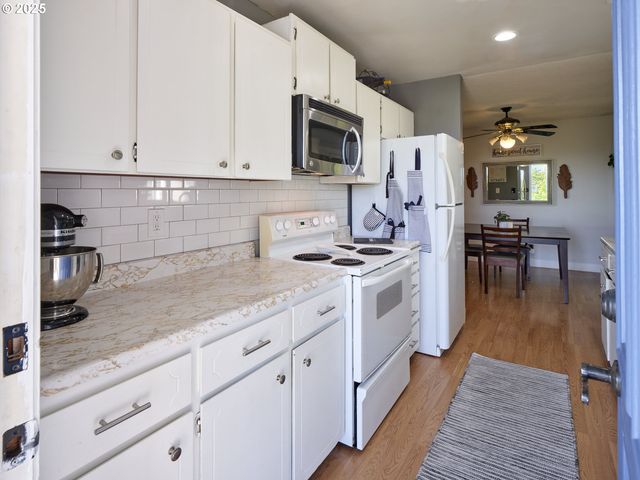 622 MOUNT PLEASANT Rd, Kelso, WA 98626