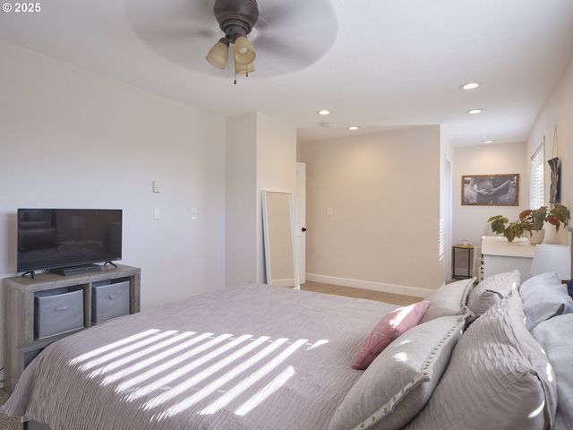 622 MOUNT PLEASANT Rd, Kelso, WA 98626