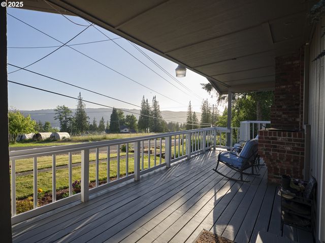 622 MOUNT PLEASANT Rd, Kelso, WA 98626