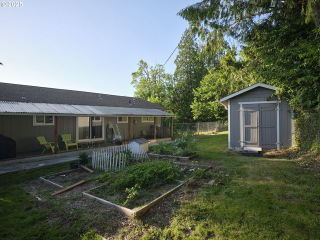 622 MOUNT PLEASANT Rd, Kelso, WA 98626