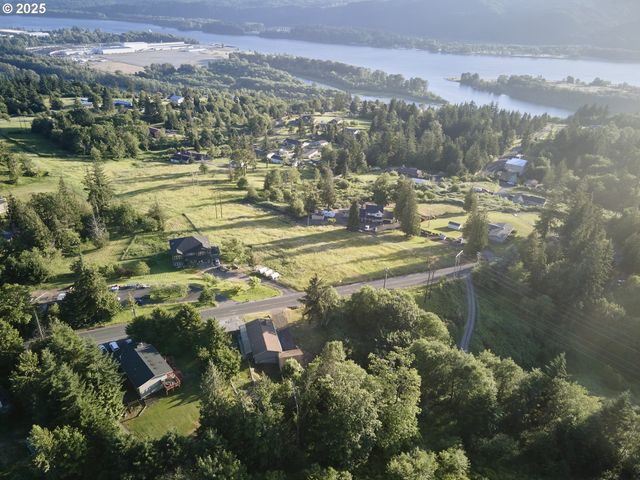 622 MOUNT PLEASANT Rd, Kelso, WA 98626