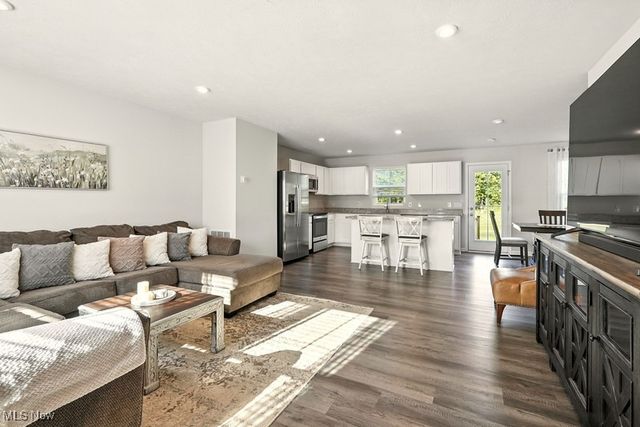 3923 Higgins Drive, Norton, OH 44203