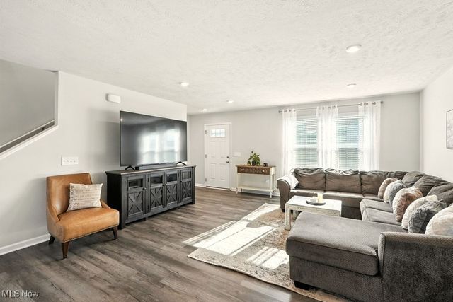 3923 Higgins Drive, Norton, OH 44203