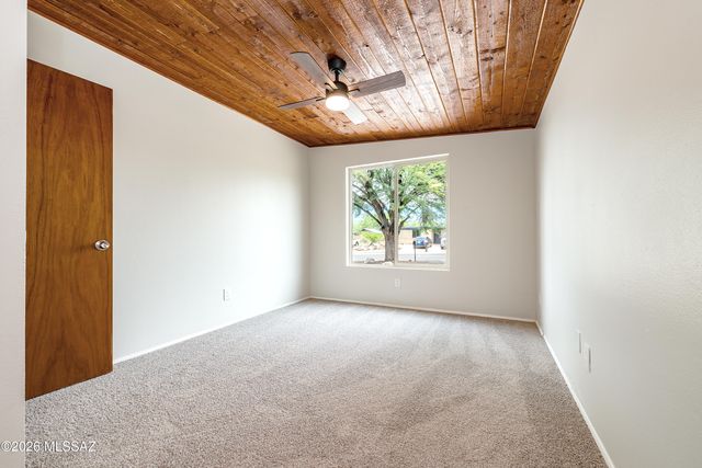 9500 E 33rd Street, Tucson, AZ 85748