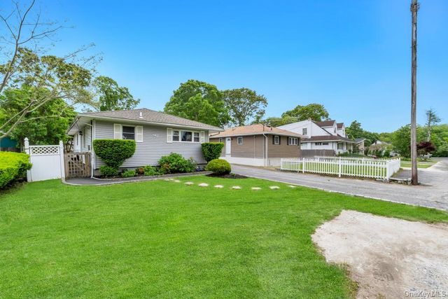 90 Pinewood Drive, Shirley, NY 11967