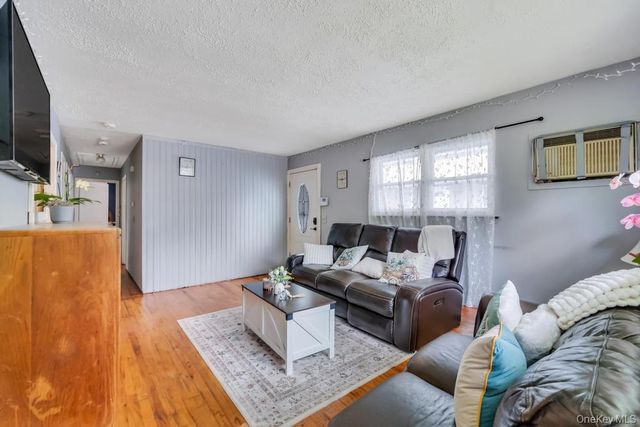 90 Pinewood Drive, Shirley, NY 11967