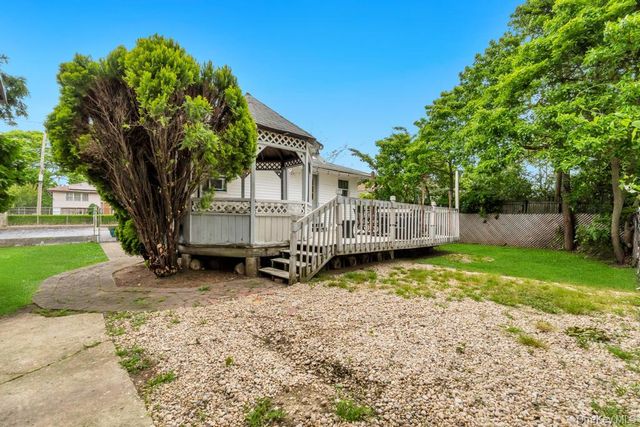 90 Pinewood Drive, Shirley, NY 11967