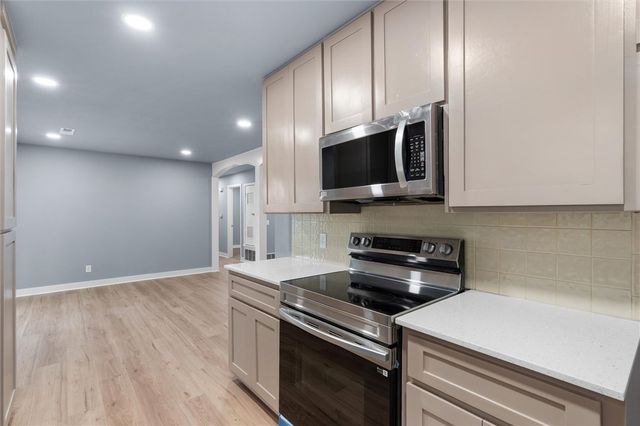 903 White Road, Springdale, AR 72762