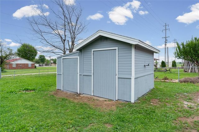 903 White Road, Springdale, AR 72762