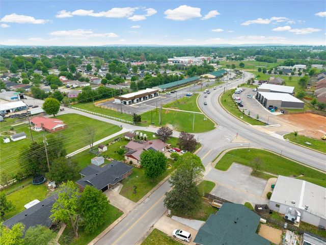 903 White Road, Springdale, AR 72762