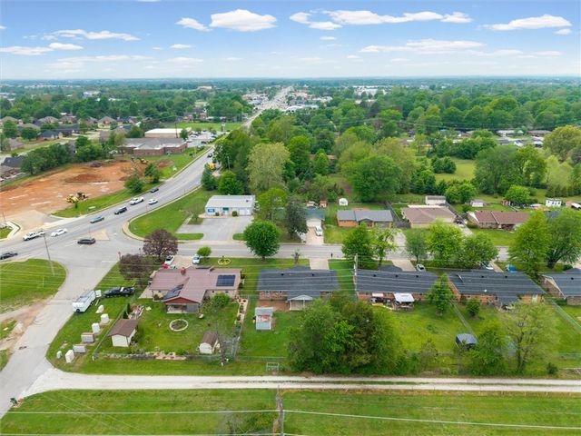903 White Road, Springdale, AR 72762