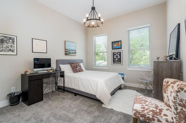 4926 Wunder Way, Houston, TX 77069