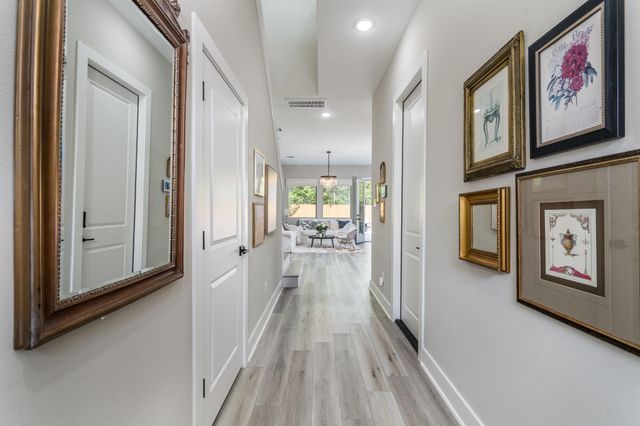 4926 Wunder Way, Houston, TX 77069