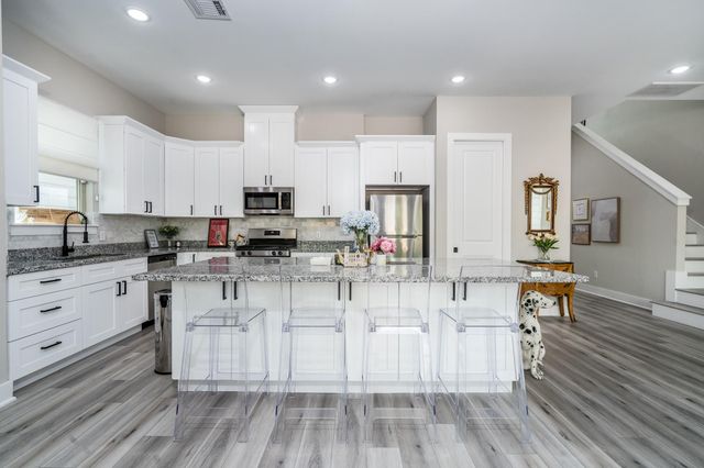 4926 Wunder Way, Houston, TX 77069