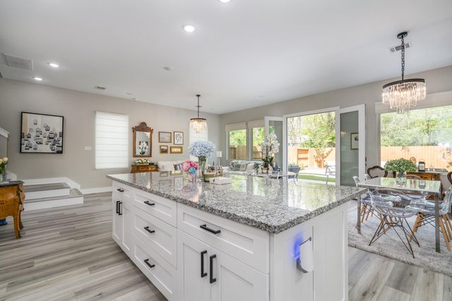 4926 Wunder Way, Houston, TX 77069