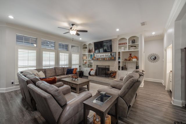 106 Graham Ln, Bullard, TX 75757