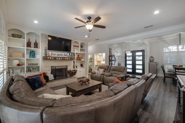 106 Graham Ln, Bullard, TX 75757