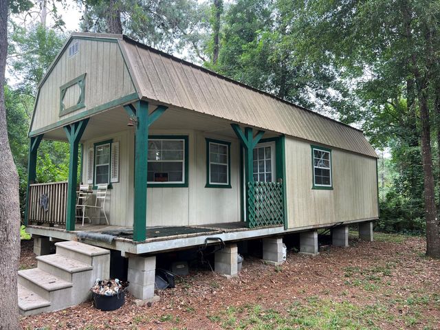 810 Ivanhoe Drive, Ivanhoe, TX 75979